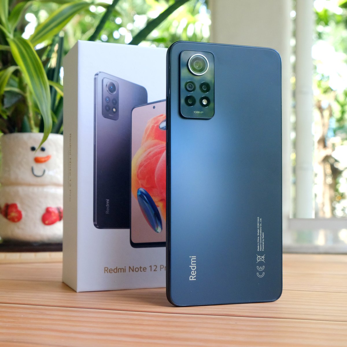 megabitescomph's tweet photo. The Redmi Note 12 Pro 4G is finally here! The latest mid-range smartphone is a new addition to the Redmi Note 12 family. It offers a large 120Hz AMOLED display, AI Quad-camera system, powerful octa-core processor and long-lasting battery.#RedmiNote12 #RedmiNote12Series #LiveVivid https://t.co/XHE5wucMWR