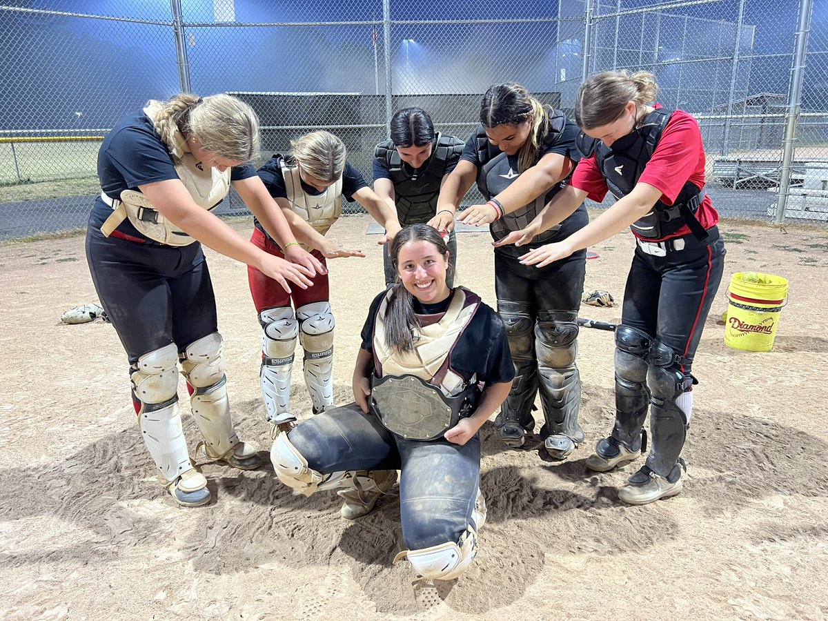 CTCatching's tweet photo. Great night outside with these gladiators!! COTD is BACK! @GabbiSimone2027 @EmilyBrown2024 with the belt! Birth of the GREMLIN!! https://t.co/SGJCAyYA1B