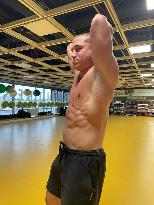 No pain, no wild orgasms! 🥵 https://t.co/RlleruwBan