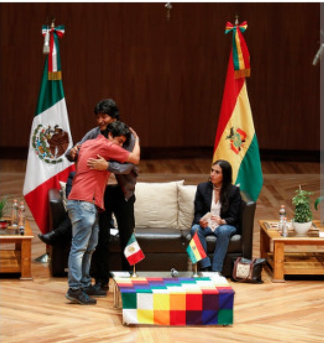 Carito13440640's tweet photo. @MeleanNury @CalvoRomuloSC La #ley
NO es para todos?
🇧🇴
Increible la #justicia masista con
#RomuloCalvo
Acaso no es ofender a su mantel, digo, bandera
👇👇👇???
Y que pasa con los demás?? https://t.co/ALKjHHwfsC