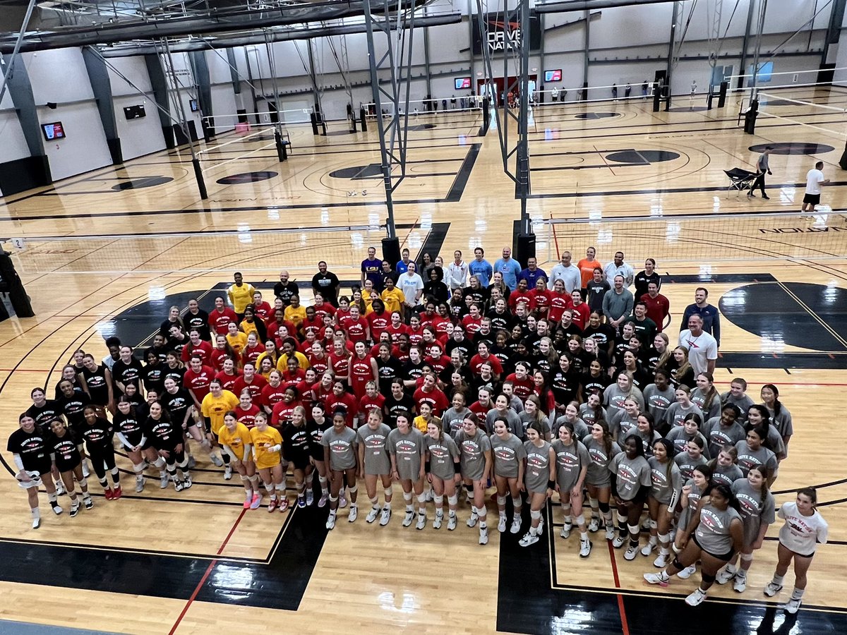 BriaDawson_'s tweet photo. Thank you to @DriveNation_Dfw and all the college coaches for putting on a great camp. Had so much fun the last two days with this groupβ¦the play, girls, and coaches were all great! #drivenationvb #vbcamp https://t.co/V6M1qbVU51