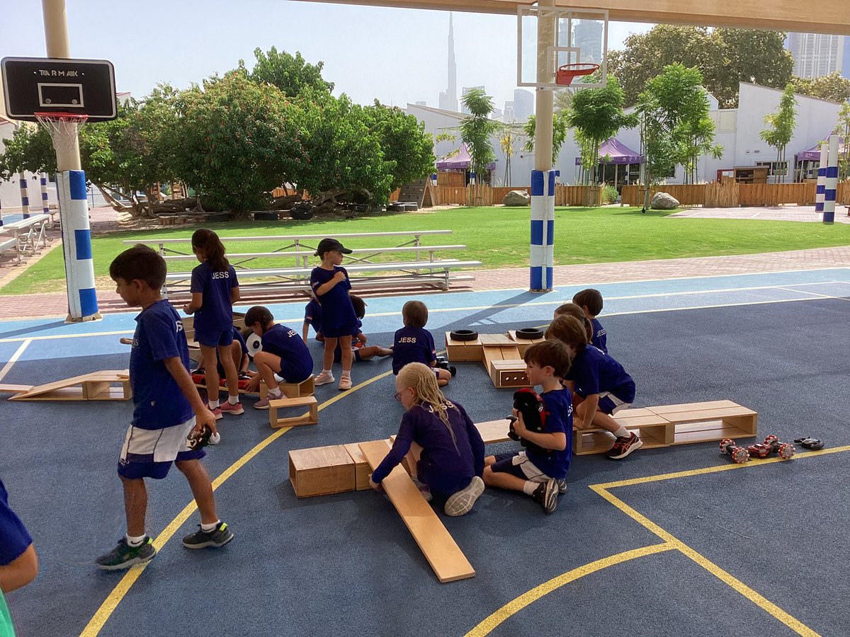 JESSJumeirahYr1's tweet photo. WOW week at school, day 1 had us doing market research and testing different remote controlled cars. We set up race tracks and jumps and worked collaboratively to solve problems #JESSJumSTEM https://t.co/ntC3L7WHFG