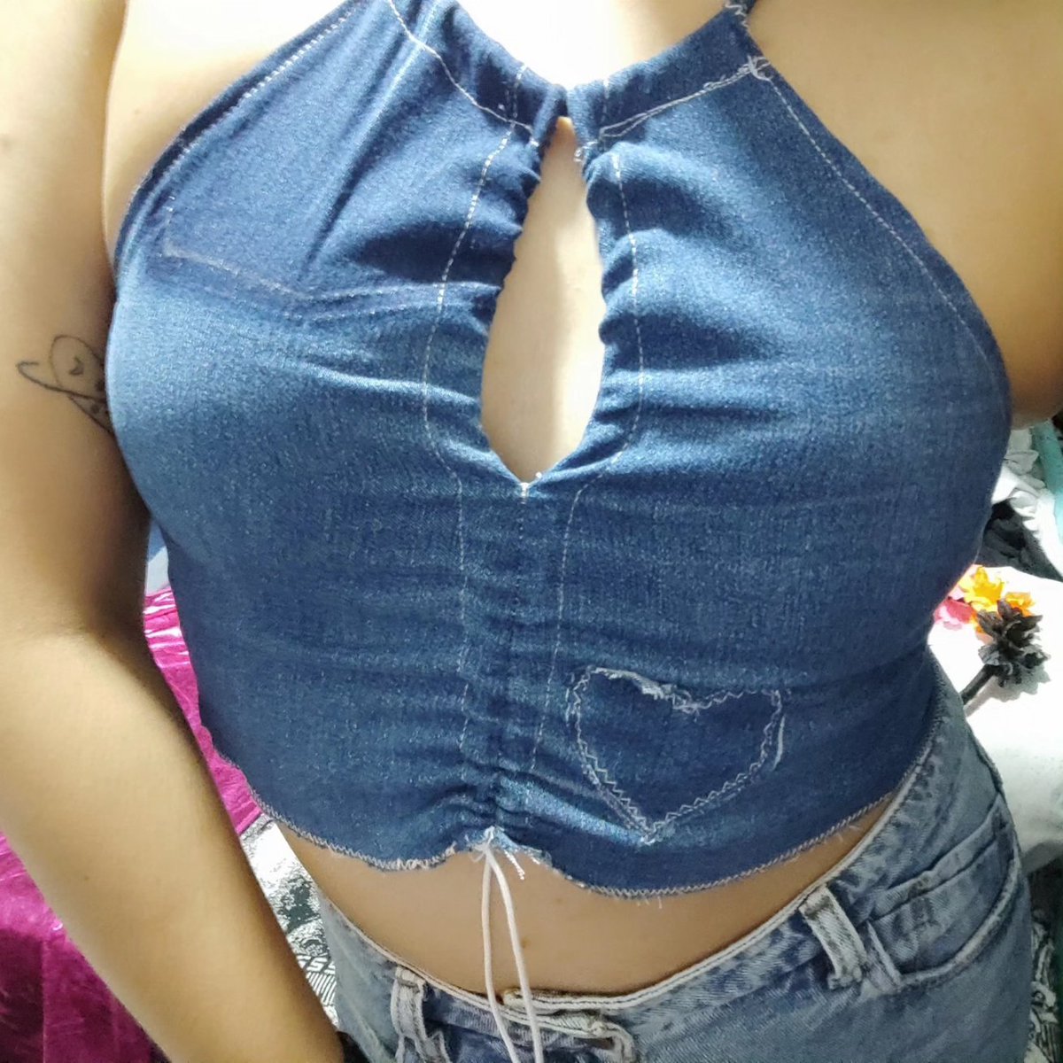 pasatiempoen's tweet photo. Expectativa/realidad #reciclando #jeans #top #bonito  yo te puedo ayudar a reciclar tu ropa y crear algo único para ti 💖💲💲💞 https://t.co/h2TVi4NLCJ