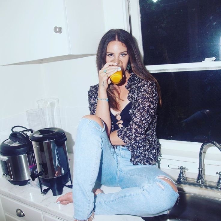 scholardelrey's tweet photo. 🧵a thread of lana del rey albums as interior design aesthetics 🤍 like ur faves &amp; comment ur ideas if u got a different vibe!🧵👇 https://t.co/IrFmpvXvv5