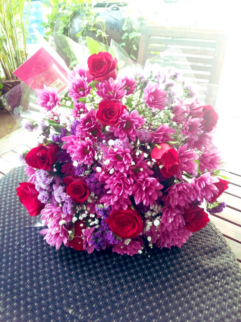 bmoh1's tweet photo. “Love is the flower you've got to let grow.” - ... #poooshop #weddingdecor #flowerbouquet https://t.co/1ip2zJUJyb