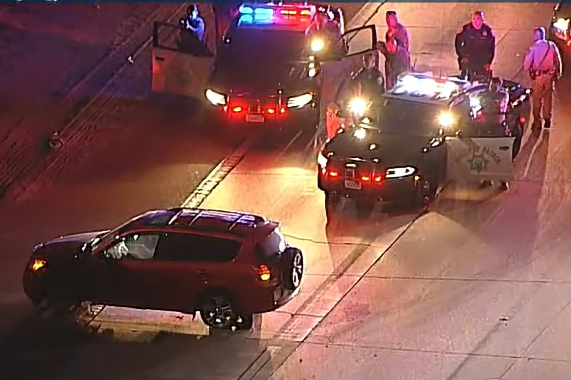 Breaking911 on Twitter: "PIT MANEUVER! Police now trying to coax female