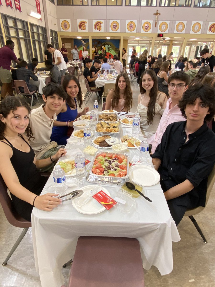 Congratulations to all <a href="/MPSJ_TCDSB/">Michael Power/St. Joseph High School</a> student athletes for your many accomplishments this school year! Thank you to the HPE Department for organizing a fabulous Athletic Banquet to celebrate our students successes!@MPSJAthletics <a href="/TCDSB/">Toronto Catholic District School Board</a> 🏒⚽️🏈🥳