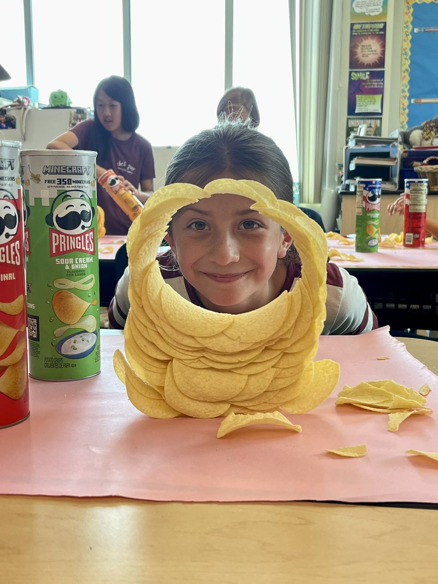 MargaretB211's tweet image. Can YOU make a ring out of Pringles? This afternoon was filled with perseverance, patience, and a whole lot of salt. Bravo to the Griffins who succeeded in this challenge. ❤️❤️❤️ #pringlesringles #pringleschallenge @Pringles @dselementary