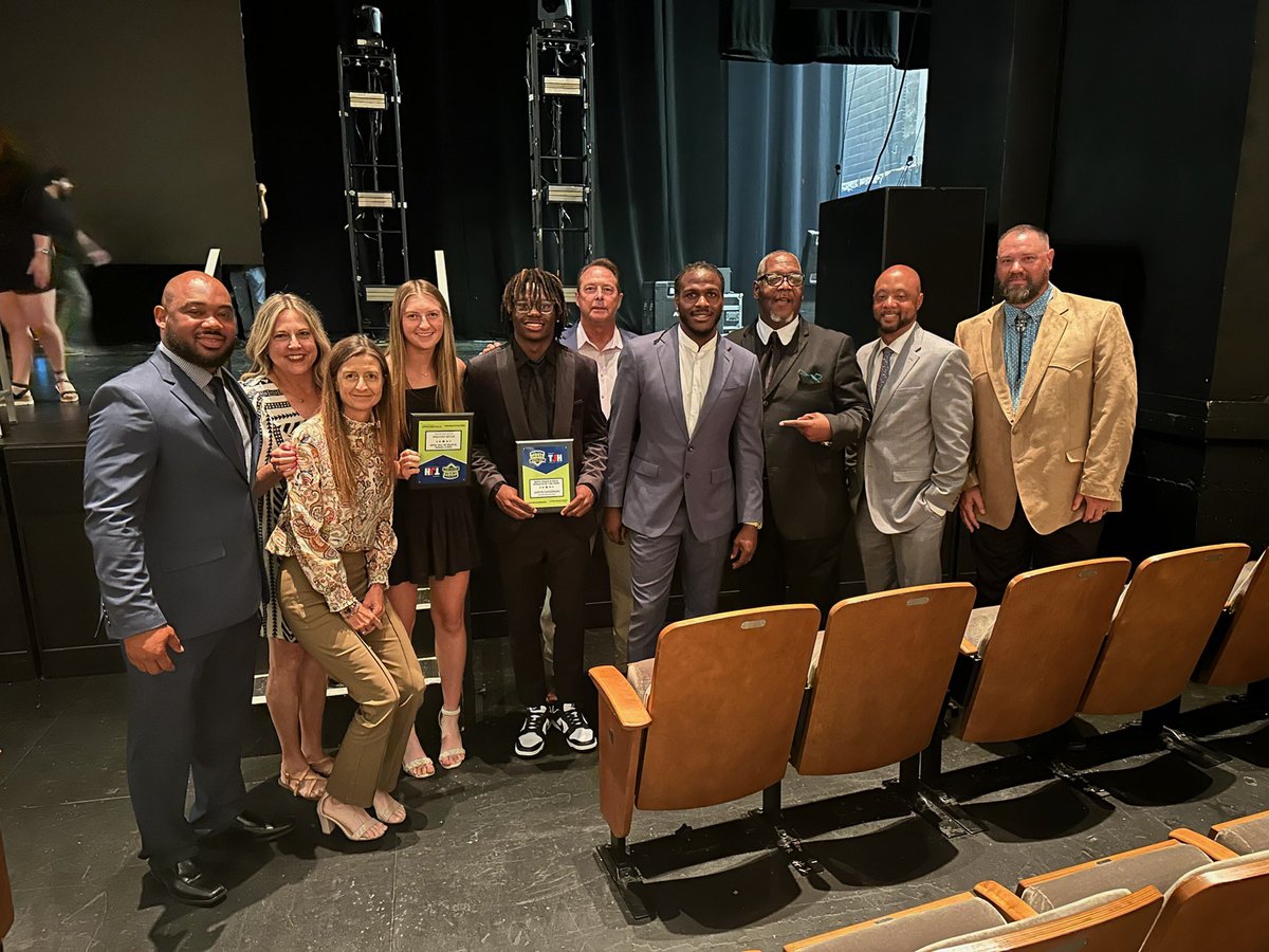 officialflow32's tweet photo. The Austin High School Sports Awards were held tonight and Taylor, Texas was well represented!
Girls Tennis Player Of The Year-Rylee Michna
Boys Track Ahlete Of The Year AND Overall Athlete Of The Year-Jarvis Anderson
#AustinHSSA
@highschoolsportsawards https://t.co/sOJ26GFNRe
