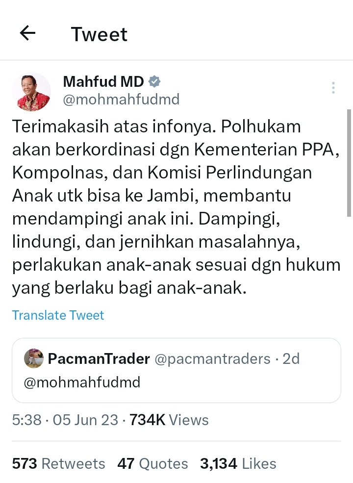 Izin lapor Pak @mohmahfudmd, mengapa Ibu Iin dari PPA Pemprov Jambi yg kemarin mendampingi Adik Syarifah Fadiyah Alkaff malah ikut2an menakut2i dgn mengatakan jika Fadiyah tidak mau tanda tangan surat perdamaian akan dipersulit urusan surat menyurat dan sekolahnya?