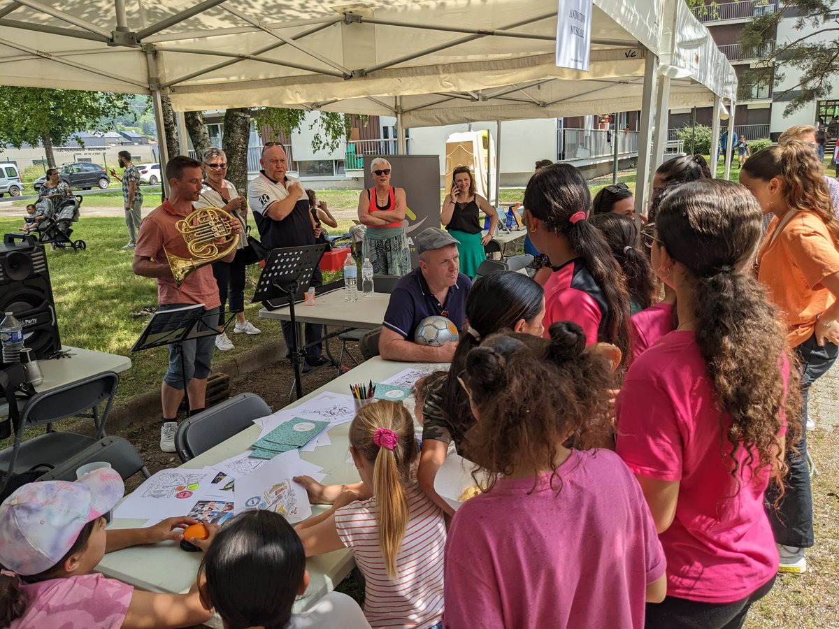 Orchestresavoie's tweet photo. Retour en images !
Ce samedi 3 juin, #HALPADES a souhaité se rapprocher de l’@Orchestresavoie pour une découverte de la musique classique ludique et participative.
Cette journée permis de très belles rencontres entre les habitants du territoire et l'Orchestre ! https://t.co/huJ9VW2mXA