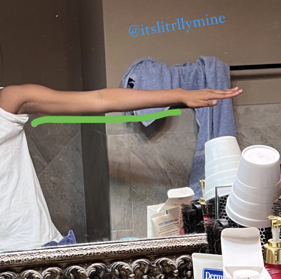 itslitrllymine's tweet photo. another success story i forgot to post last week — i manifested slimmer &amp; more toned arms because i kinda just wanted to. i underlined the part i was manifesting toning. next i’m going for more delicate hands bc my hands remind me of imvu avatars’ 💀 https://t.co/SXw4c9wLqc