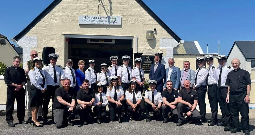 BallyglassCG's tweet photo. Ballyglass Coast Guard Unit celebrated their 100th year Anniversary. Minister Jack Chambers praised all the volunteers for their commitment and support. Following the unveiling of a plaque, the minister presented our OIC Michael G Hurst with his 20 year service medal🏅 https://t.co/xQw7BPIZ0S