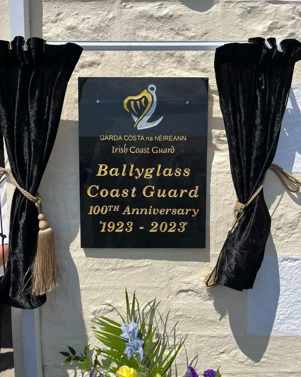BallyglassCG's tweet photo. Ballyglass Coast Guard Unit celebrated their 100th year Anniversary. Minister Jack Chambers praised all the volunteers for their commitment and support. Following the unveiling of a plaque, the minister presented our OIC Michael G Hurst with his 20 year service medal🏅 https://t.co/xQw7BPIZ0S