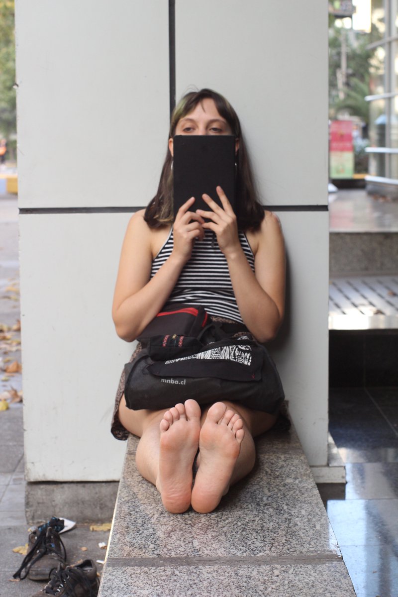 FOOTFANTASYSPA's tweet photo. te gustaria ver mas fotos de pies en la calle ? o en lugares publicos ?
#barefootgirl #PiesFemeninos #footcontent
¿ https://t.co/hTqFPl1T4o