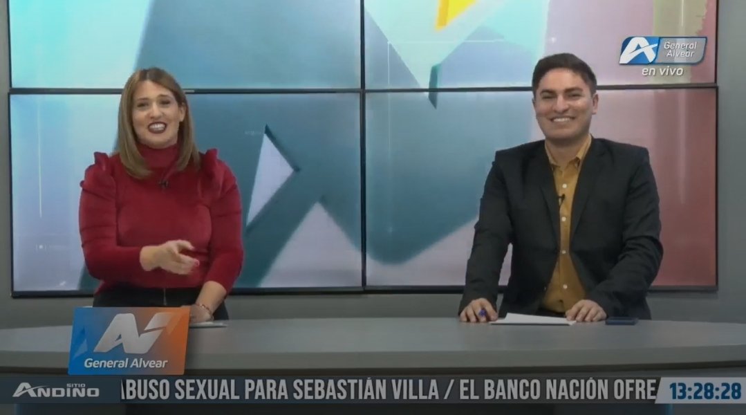 FerBurett's tweet photo. #DÍA_DEL_PERIODISTA 📽📰🎙️
•Felicidad absoluta poder dedicarse a lo que uno ama hacer de todo corazón, siempre con respeto, vocación y profundo compromiso✨
¡Feliz Día a todos aquellos colegas que abrazan esta hermosa profesión!👏 https://t.co/X44vQHpjZ4
