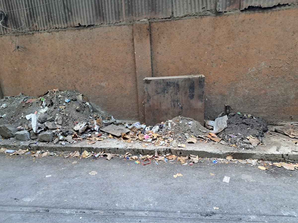 AshitD's tweet photo. Waiting for @mybmcWardT to wake up and take action. Time to wake up and do work. Elections are coming soon. @Dev_Fadnavis @KiritSomaiya @Medhabjp @mieknathshinde @mihirkotecha @mulund_info @MulundMumbai @mybmc https://t.co/BSZtZ2CALY