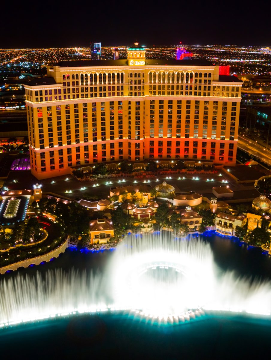 Oooooooh, ahhhhhhhhh! Check current room rates at Bellagio: bit.ly/BellagioRoomRa… (TripAdvisor) #LasVegas #Vegas #LasVegasStrip #VegasStrip #VegasLife