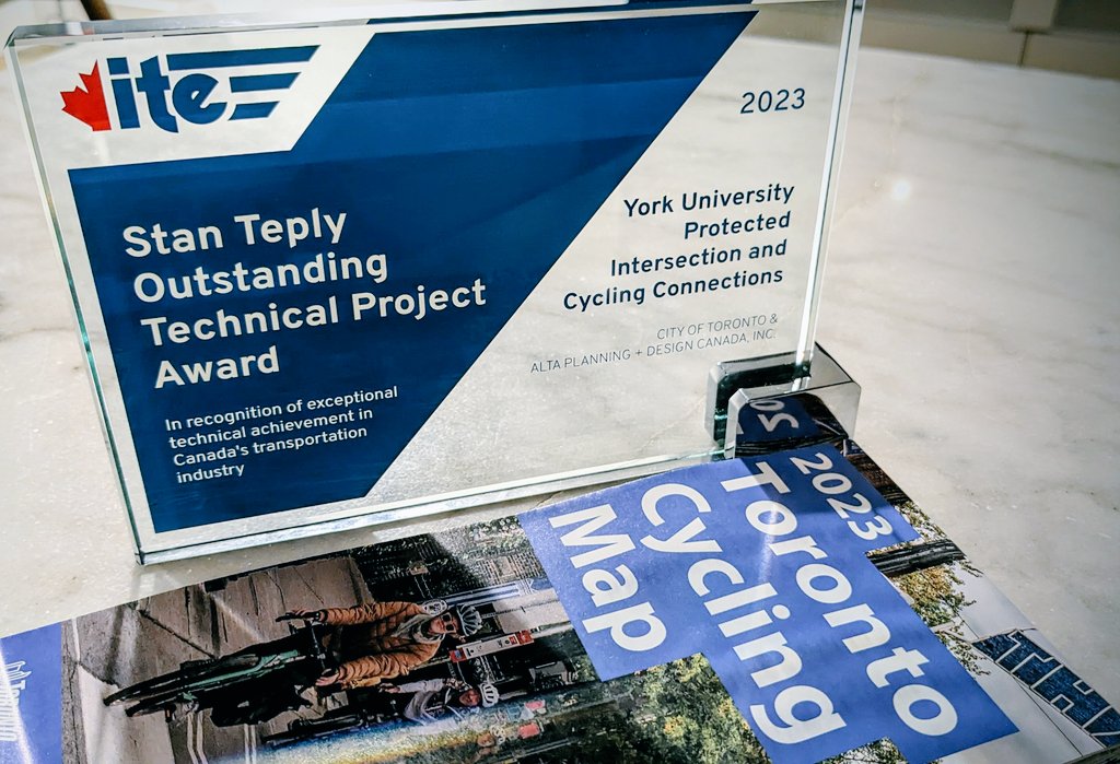 inHrEye's tweet image. Tonight the #BikeTO York University Project won the Stan Tepley Outstanding Technical Project Award at #ITECARSP2023

Big congrats to all of my colleagues &amp;amp; @altafieldnotes for their work on this project &amp;amp; thank you to @itecanada for the recognition 🏆🎉🚲
itecanada.org/scholarships-a…