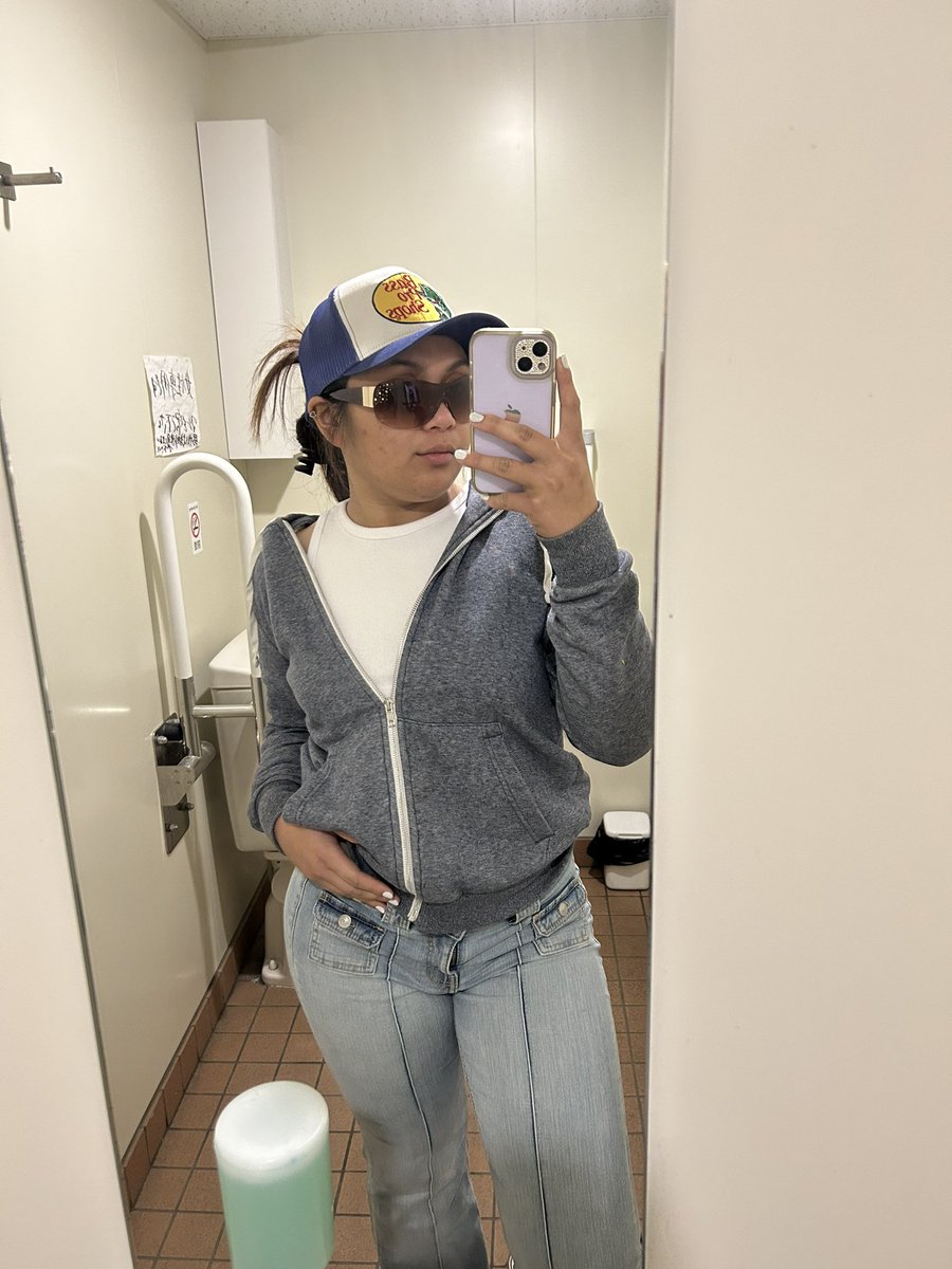 Bhabyqueen2's tweet photo. トイレってちるいよねなんか😂 https://t.co/ZZ6CwzYiIF