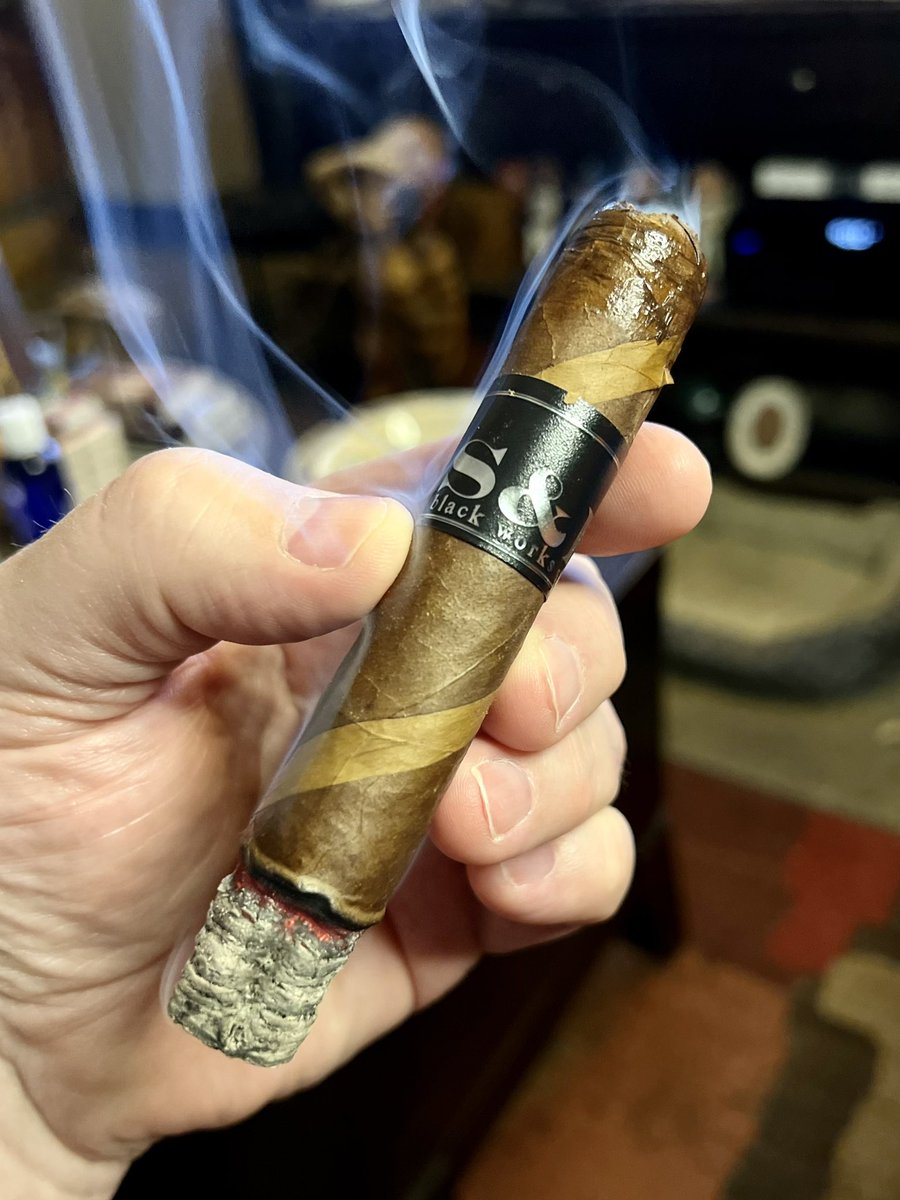 cigarsmoke's tweet photo. Good evening FAM! Night cap #nowsmoking @BLTC_Cigars #BLTC S & R #BlackWorksStudio with #coffee ☕️ these are smoking great right now! #cigarmoke #smokesignals #cigar #cigars #botl #sotl #PSSITA #OvejaNegra #Nicaragua 🌿 https://t.co/awxFTCM2B2
