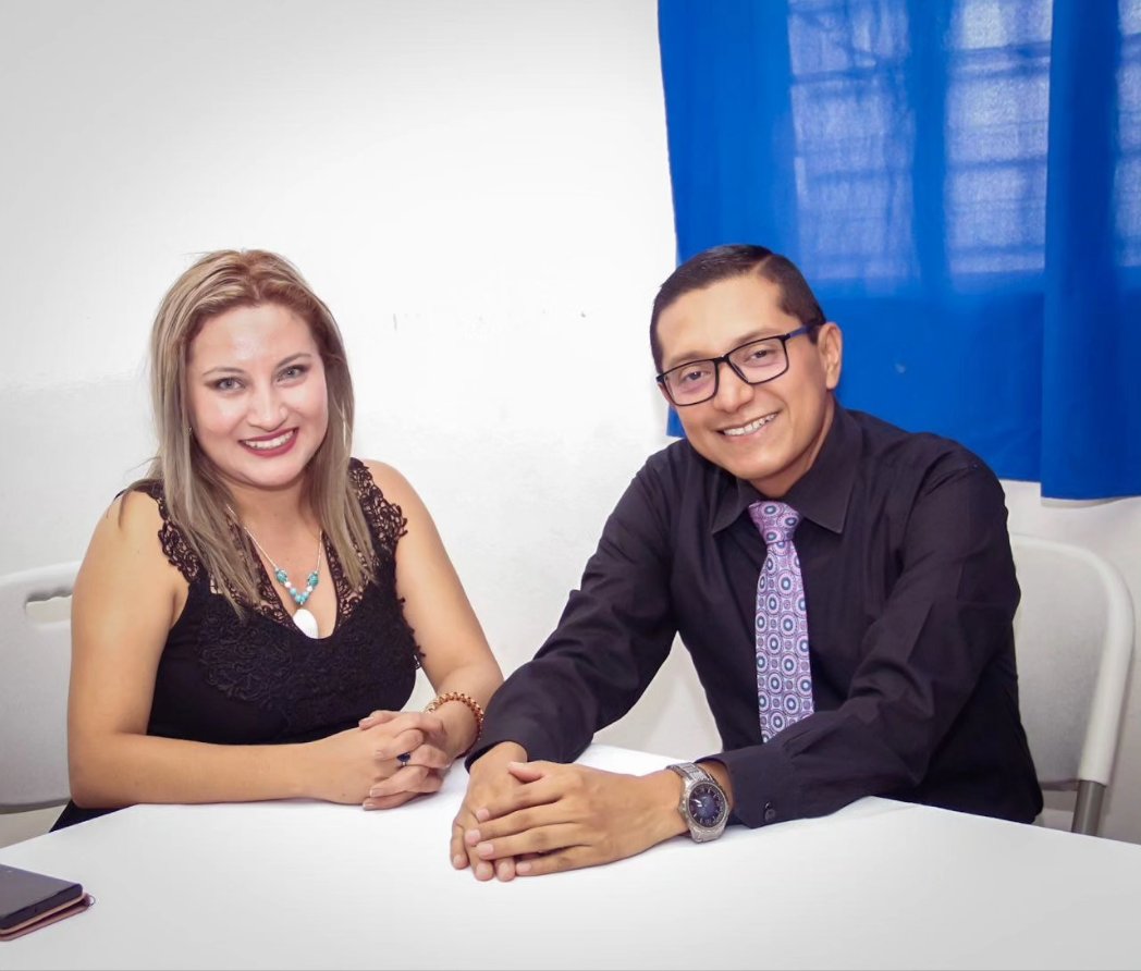 GuadalupeRaymu's tweet photo. Que bonito poder compartir con los estudiantes de enfermería del Complejo Delgado, para mi siempre es un placer apoyarles en sus actividades, el futuro de El Salvador está en las manos de la juventud Salvadoreña. 
Gracias @JaimeMelara86
#CercaDeLaGente 
@XZablah @nayibbukele https://t.co/jsx1jzfHbo