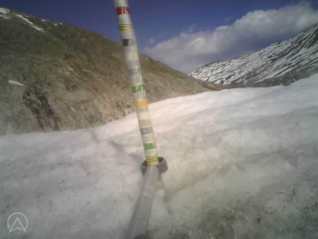 matthias_huss's tweet photo. At Aletsch #glacier, 2200masl, already 1.7 m ice has melted since 21 Sept. 2022 as documented by our #glacierselfiestick https://t.co/sn3Hvsp8JY