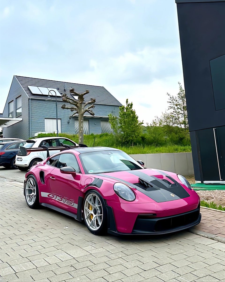 AirJordanTheme's tweet image. There are two famous automobile factories in Stuttgart, Germany: one is Mercedes-Benz and the other is Porsche.