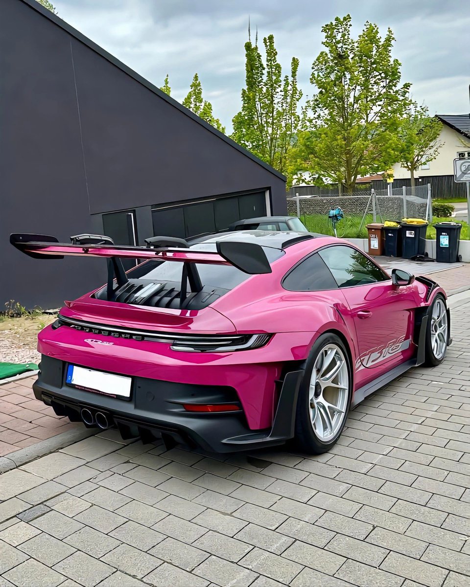 AirJordanTheme's tweet image. There are two famous automobile factories in Stuttgart, Germany: one is Mercedes-Benz and the other is Porsche.