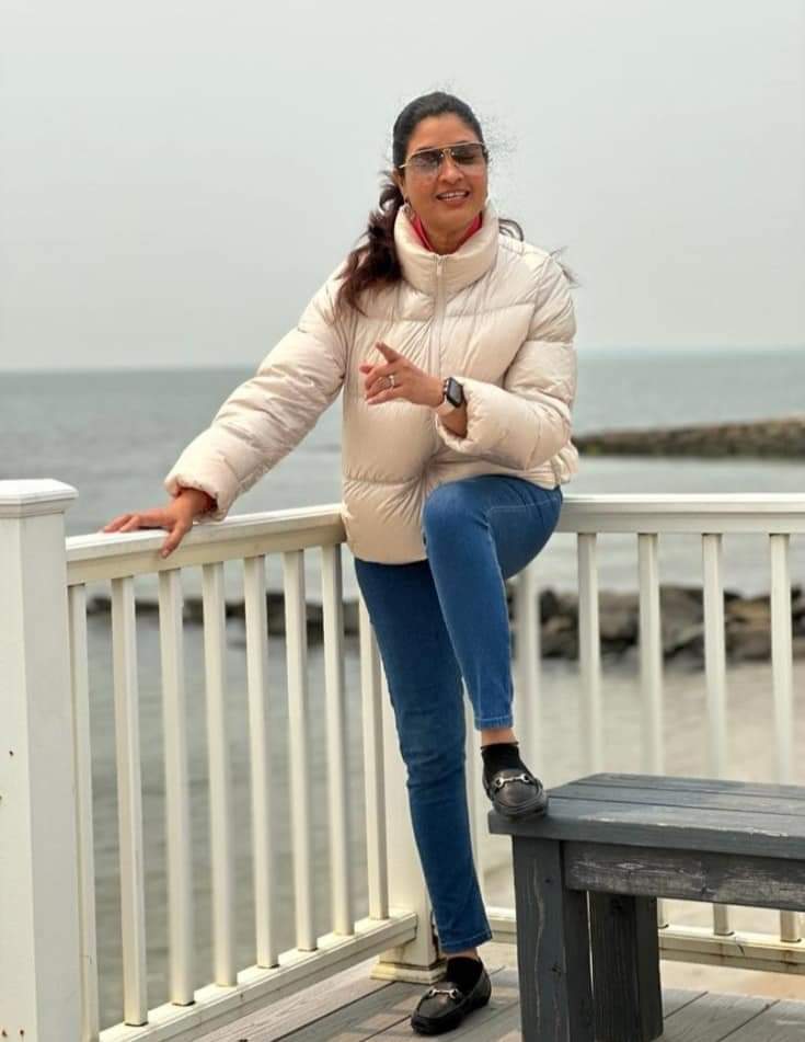 rubi_pathan's tweet photo. New york
@LambaAlka
 Hamari so sweet di ❤️❤️
#america #newyorklife #ToursToGo https://t.co/To8DXYsLZo