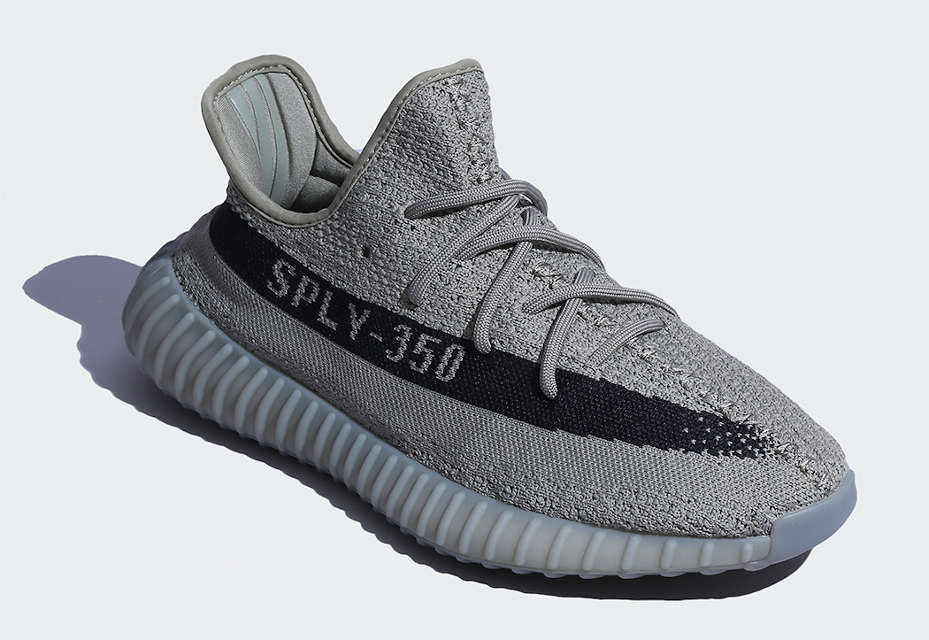 SneakerPings's tweet image. Adidas Yeezy Boost 350 V2 Granite

Rumored to Be Releasing June 24, 2023 

Retail Price $230

📸@kicksonfire