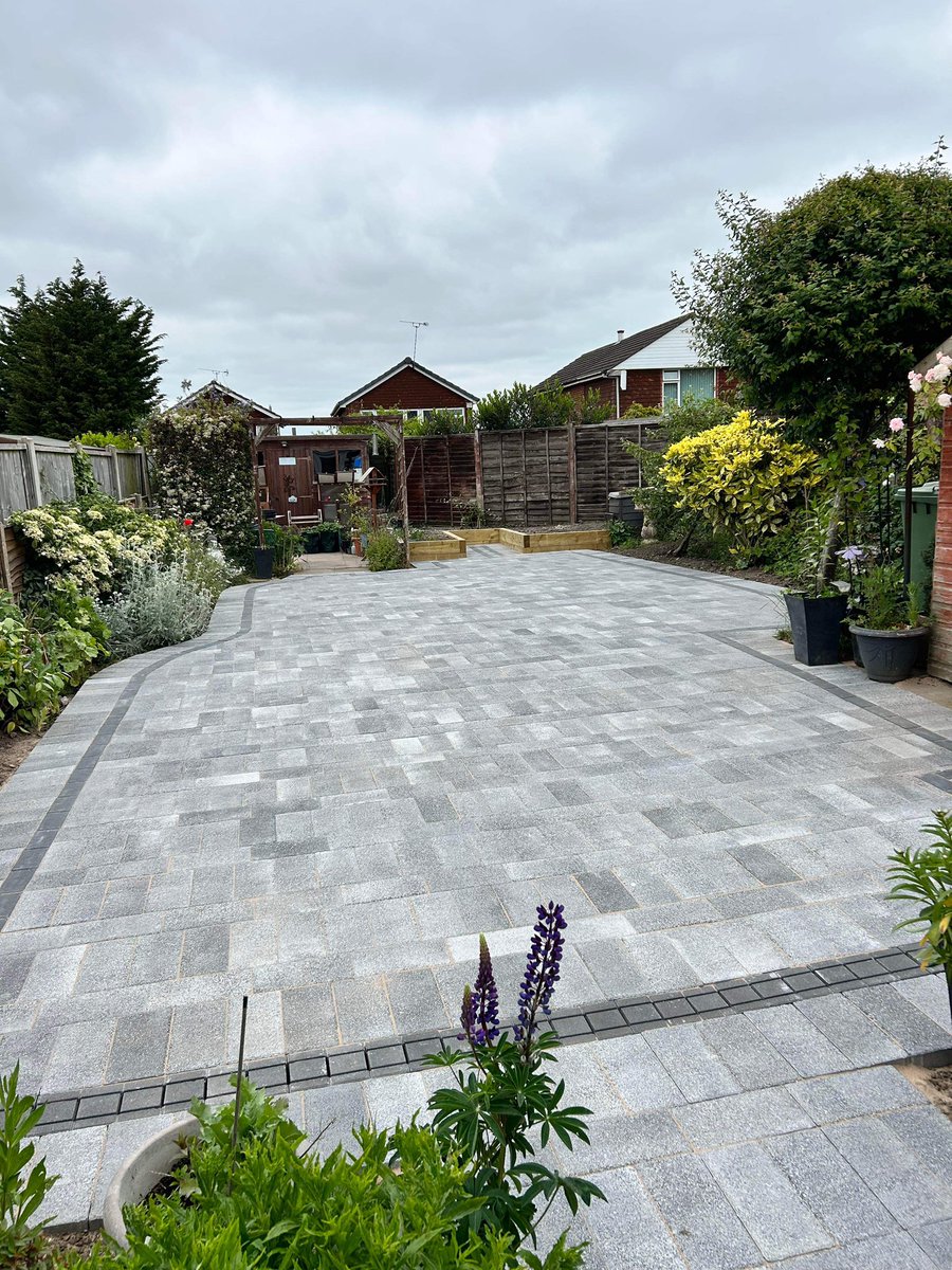 Ours project is finally finished came out nice Marshall nova blocks with a charcoal edge #Marshall @MarshallsGroup <a href="/tippersbm/">Tippers</a> #nuneation