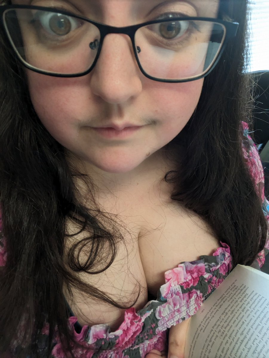 BBWBBF's tweet photo. It's #whatyareadingwednesday

I'm almost done with my parenting book then moving on to some Disney inspired smut with Katee Robert

What are you reading? I need recs! 

#bbw #smartandsexy #thickasf #curvy https://t.co/PgSpLlBCyr