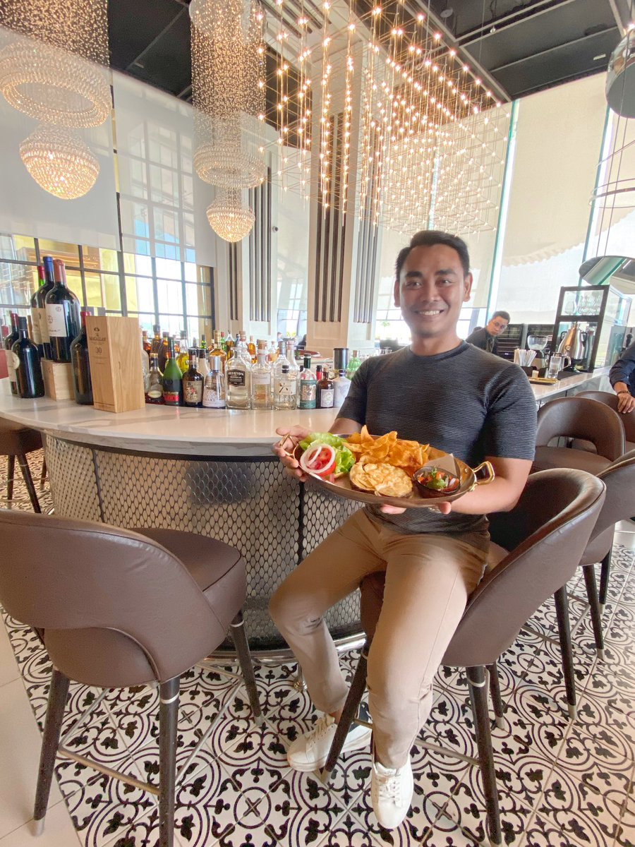 TheMarkMonta's tweet photo. KAIN! NU Burger, BEST WAGYU BURGER IN CEBU - only in IL Primo of Nustar Cebu!
888 only with three glasses of Curated Beer!!! #Nustar #ILPrimo #Cebu #CebuFoodAndWineFestival https://t.co/1lphW060ka