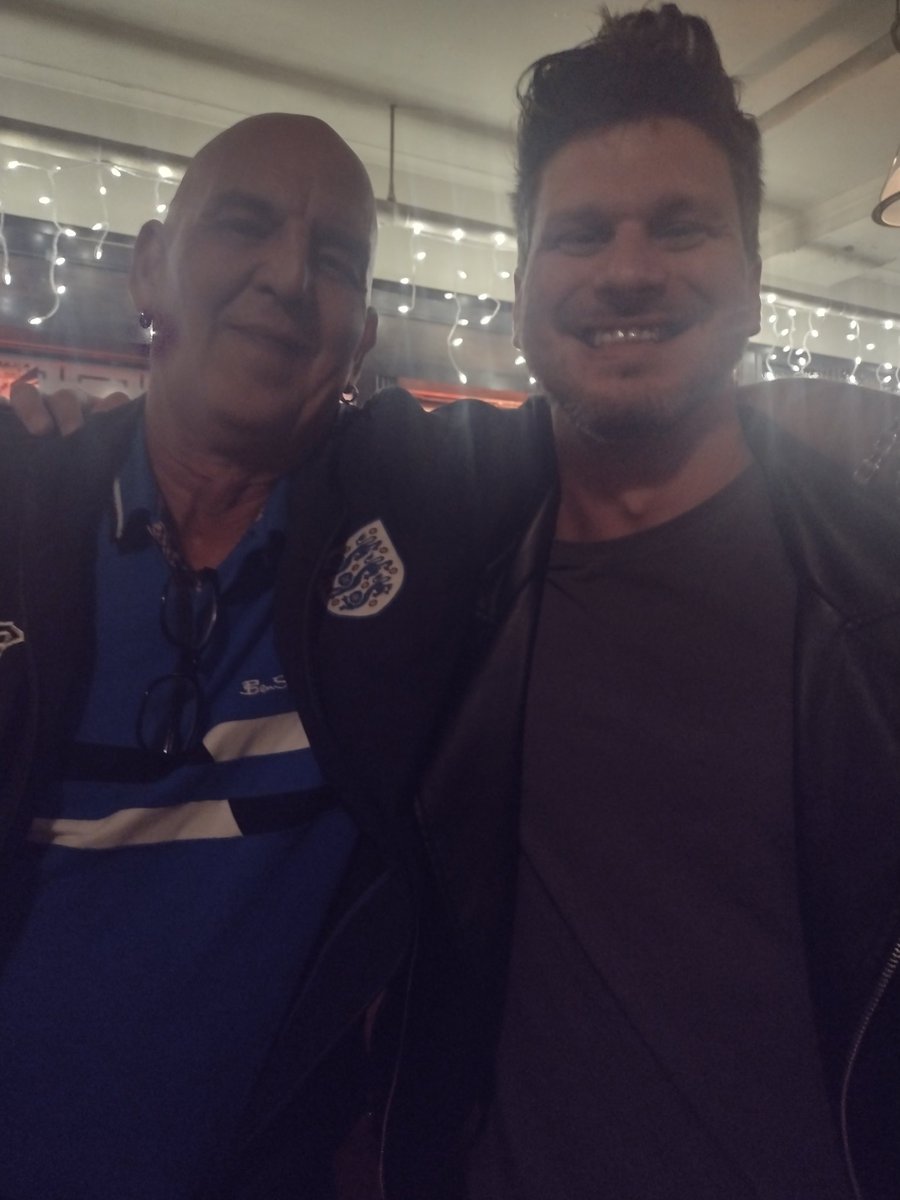 So nice to see old <a href="/indieweek/">INDIE WEEK</a> Italy alumni <a href="/Damien_McFly/">Damien McFly</a> at The Paddock Tavern tonight.