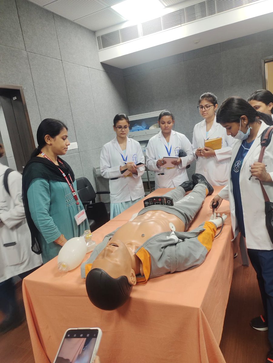CONSGPGIMS's tweet photo. Nursing students are getting better opportunities at SGPGIMS. A 2 week student exchange program is being run by the CON SGPGIMS in collaboration with @AIIMSBhopal to exchange knowledge and experiences in Nursing education.
@MeUPGovt @IasAlok @UPGovt @kgmuindia https://t.co/EDm3AWmlDD