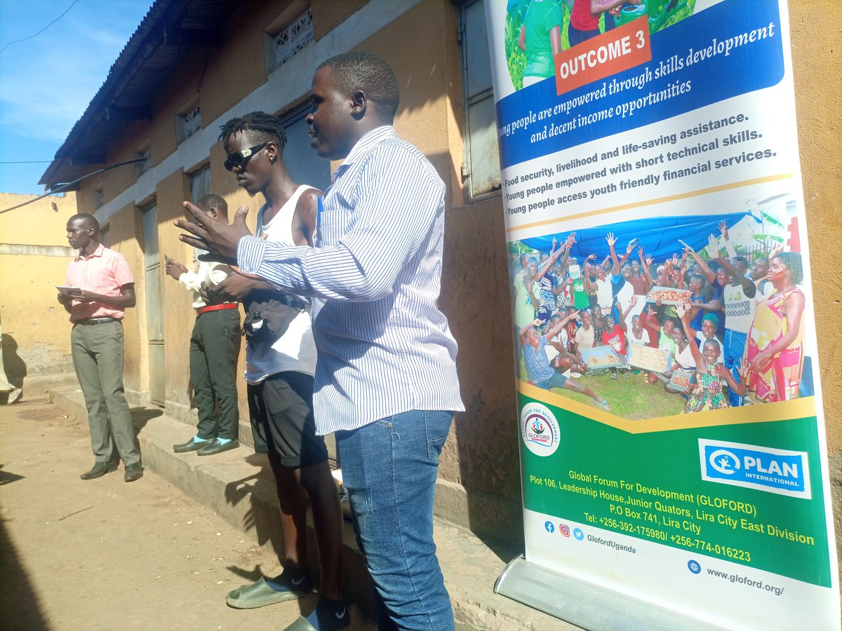 thera8 Uganda (@thera8_ug) on Twitter photo Having offered psycho education to G.Y we came to learn about the challenges faced. And we call upon collective teams in handling this challenges. We also offered N E. Therapy <a href="/gloforduganda/">GLOFORD Uganda</a> <a href="/AYINET/">AFRICAN YOUTH INITIATIVE NETWORK (AYINET)</a> <a href="/LIRA_UNIVERSITY/">liraUniversity</a> <a href="/977unityfm/">UNITY FM 97.7 LIRA</a> Having offered psycho education to G.Y we came to learn about the challenges faced. And we call upon collective teams in handling this challenges. We also offered N E. Therapy <a href="/gloforduganda/">GLOFORD Uganda</a> <a href="/AYINET/">AFRICAN YOUTH INITIATIVE NETWORK (AYINET)</a> <a href="/LIRA_UNIVERSITY/">liraUniversity</a> <a href="/977unityfm/">UNITY FM 97.7 LIRA</a>
