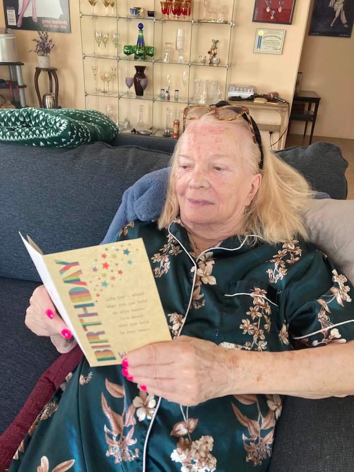 #genarowlands reading the birthday card I sent!!! It got there a bit early. 💜💜💜💜💜💜💜💜