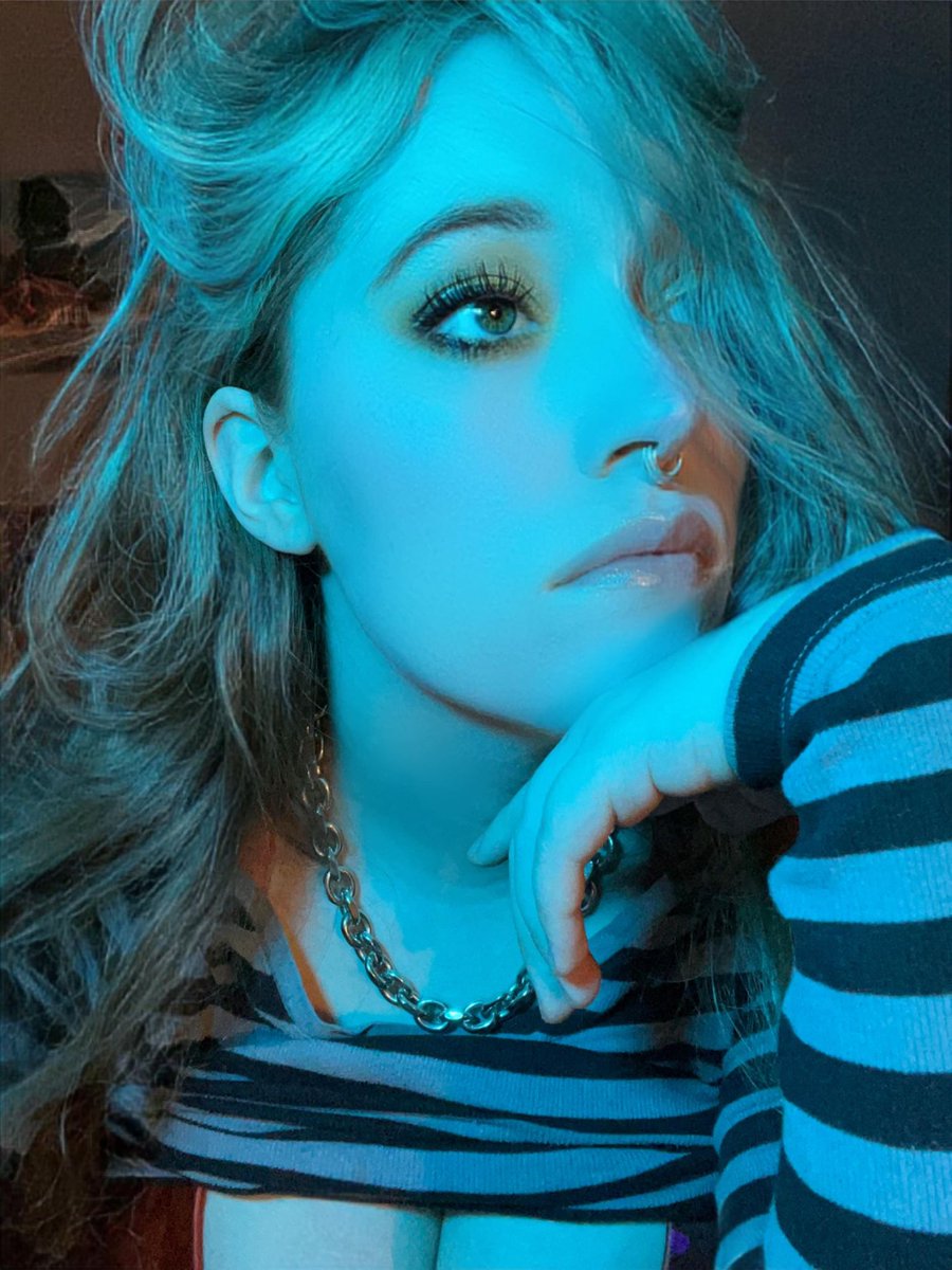 Blue Cromwyll OnlyFans on Twitter "Enjoy the silence"