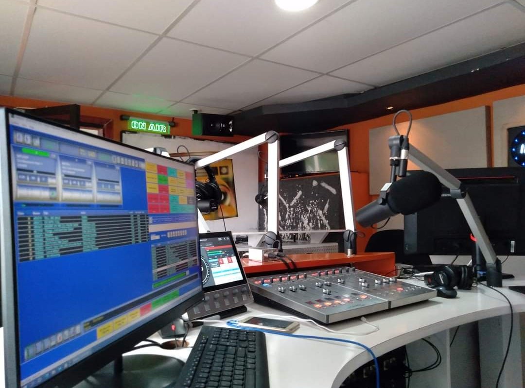 TazGolden's tweet photo. GUESS WHO'S DOING RADIO!!! 💯

I'll Be Standing In For @morisca_c 19th - 30th June #TheDriveThru @Eldosfm_876 15:00 to 18:00

#ILoveRadio ❤️ https://t.co/Bv8Xq38mxR