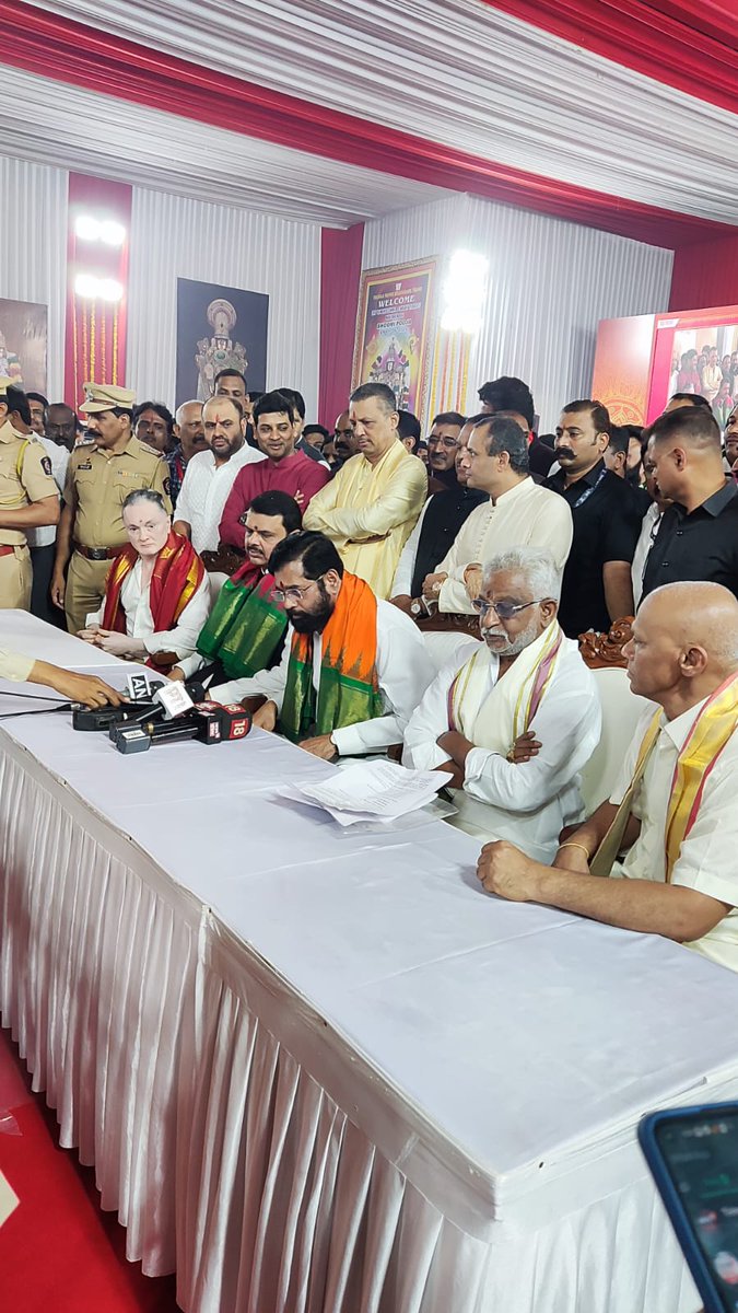 SinghaniaGautam's tweet image. Delighted and blessed to be a part of the Bhoomi Pujan held today for the upcoming Sri Venkateswara Swami Vari Temple in Navi Mumbai. 

Once we complete the construction of this temple in 2 years, devotees in the state of Maharashtra will be able to visit and seek blessings in…