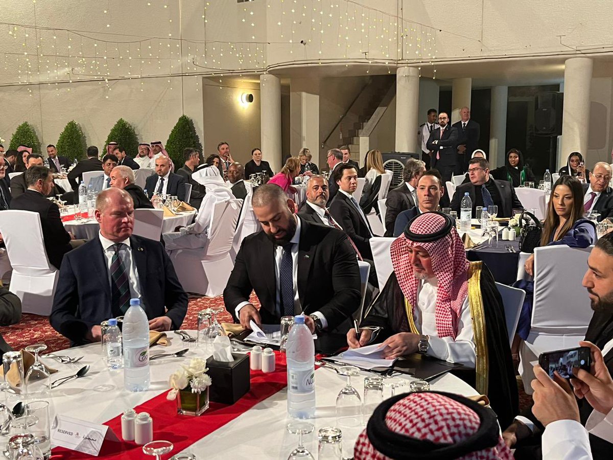 AusAmbKSA's tweet photo. أسعدني ان أستضيف حفل عشاء @ASBF_2030  الذي يعرض صادرات 🇦🇺 الرائدة عالميًا ومجالاتها الجاذبة كوجهة استثمارية.

يوفر إقتصاد المملكة العربية السعودية الأسرع نموًا في مجموعة العشرين وتنوعها الإق��صادي فرصًا كبيرة لكل من 🇦🇺 و🇸🇦 لتوسيع مجالات التجارة والاستثمار بينهما . MD🇦🇺 https://t.co/PRxqBemfJm
