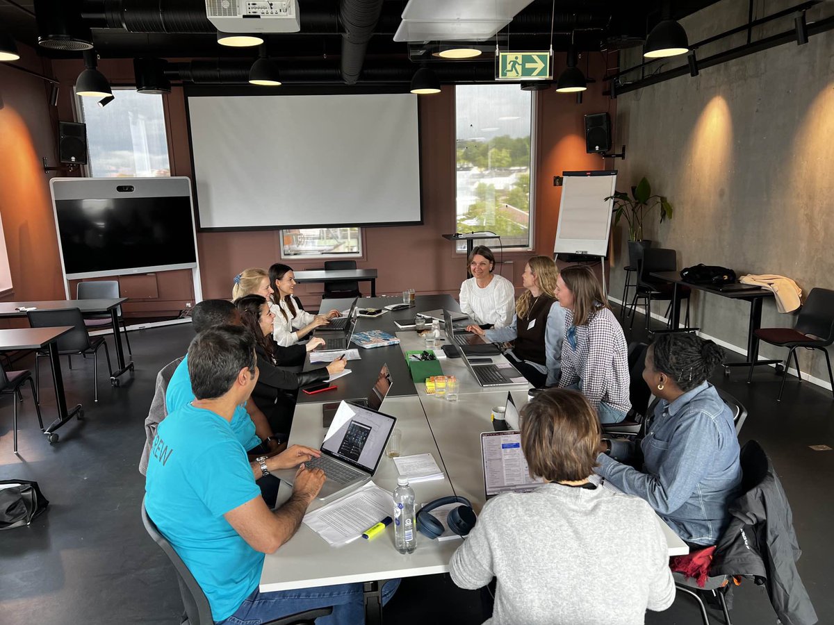 ECSCW's tweet image. From yesterday’s masterclass with Brit Ross Winthereik about object exchange technique for data analysis in ethnography🌟 #ECSCW2023