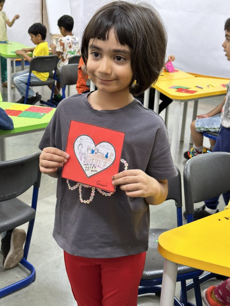InventureK12's tweet photo. Learning #kindness & #responsibility.
Our students teach us every day that every little deed counts.
The #Inventuring for grade 1 is making a Kindness Quilt. Recounting every deed of kindness, everyday-an excellent way to build habit of being kind.
#theinventyreadvantage https://t.co/eDqvcz4NU2