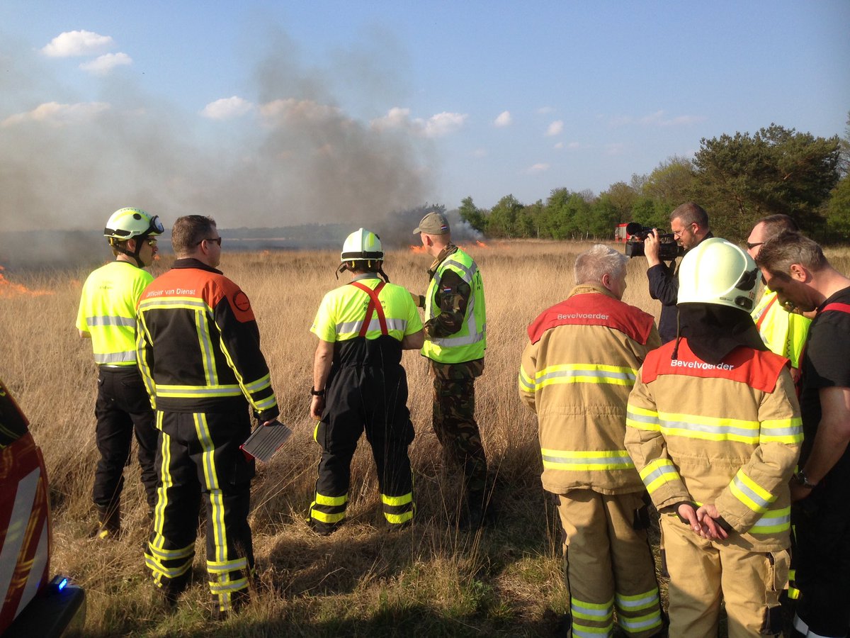 10 jaar #Handcrew #Overijssel
🥳 Vrijdag 7 juni 2013 zijn wij operationeel gegaan en vandaag woensdag 7 juni 2023 bestaan wij 10 jaar 🥳🍾 Vele ervaringen rijker, 27 inzetten verder, inzetbaar in heel
#Nederland 🇳🇱. Een korte terugblik middels enkele foto’s en een kort filmpje1/3
