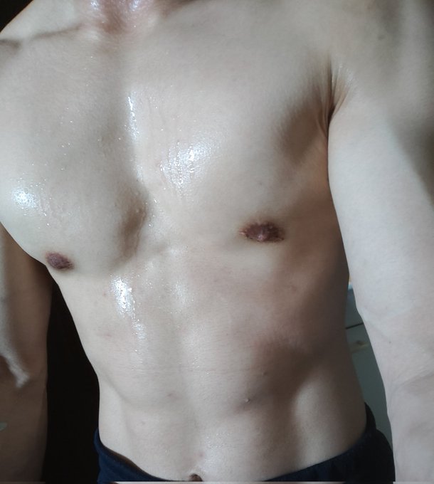 汗だくだく。 https://t.co/CJbmFB0fWF