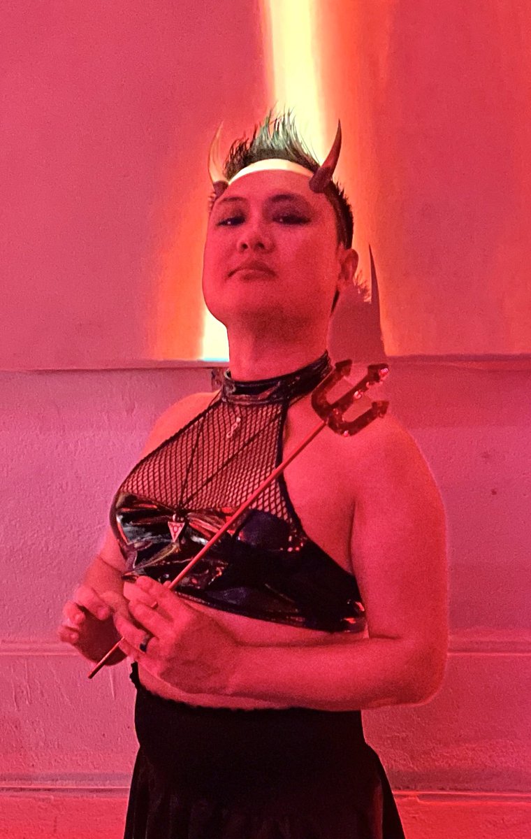 MeekahFae's tweet photo. Had such a blasphemous time this weekend with 
@purpledoor4

Thanks for trusting me on cattle prodding duty ⚡😈

˚ · .𖤐 . · ˚ ☽ ˚ · . ִ ࣪𖤐 . · ˚

#nsfwtwt 
#spitfire
#dommelife
#spicyaccountant
#highfantasy
#bdsmrelationships
#scarletcollar https://t.co/9NuQWh53NI