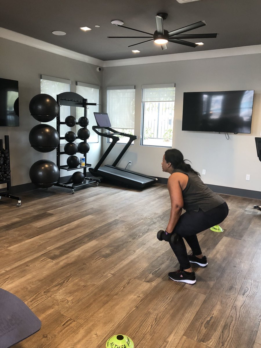 AltheaMosesHeal's tweet photo. Fitness friend is performing squats…2-Days per Week Firm-Body Program—Day 3 is off to to strong start. 💪🏽🏋️‍♀️❤️ #altheamoseshealthandfitnessco https://t.co/P21BQda2Uo
