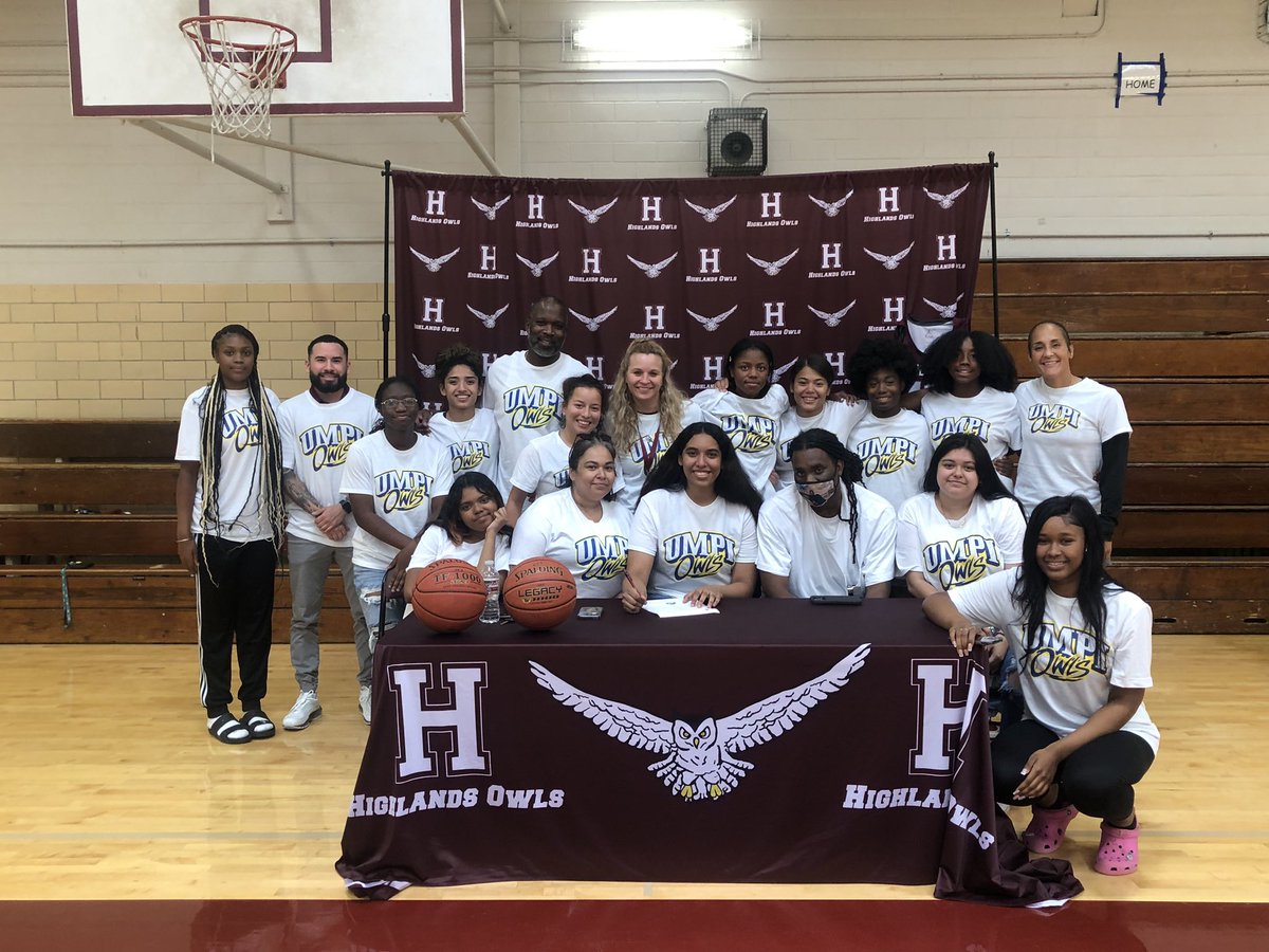 Congrats <a href="/Ebonyyyy5/">Ebonyyyy.</a> !!! UMPI is getting a good one!! Thanks for all the hard work and for being such a great kid!!🏀🏀♥️