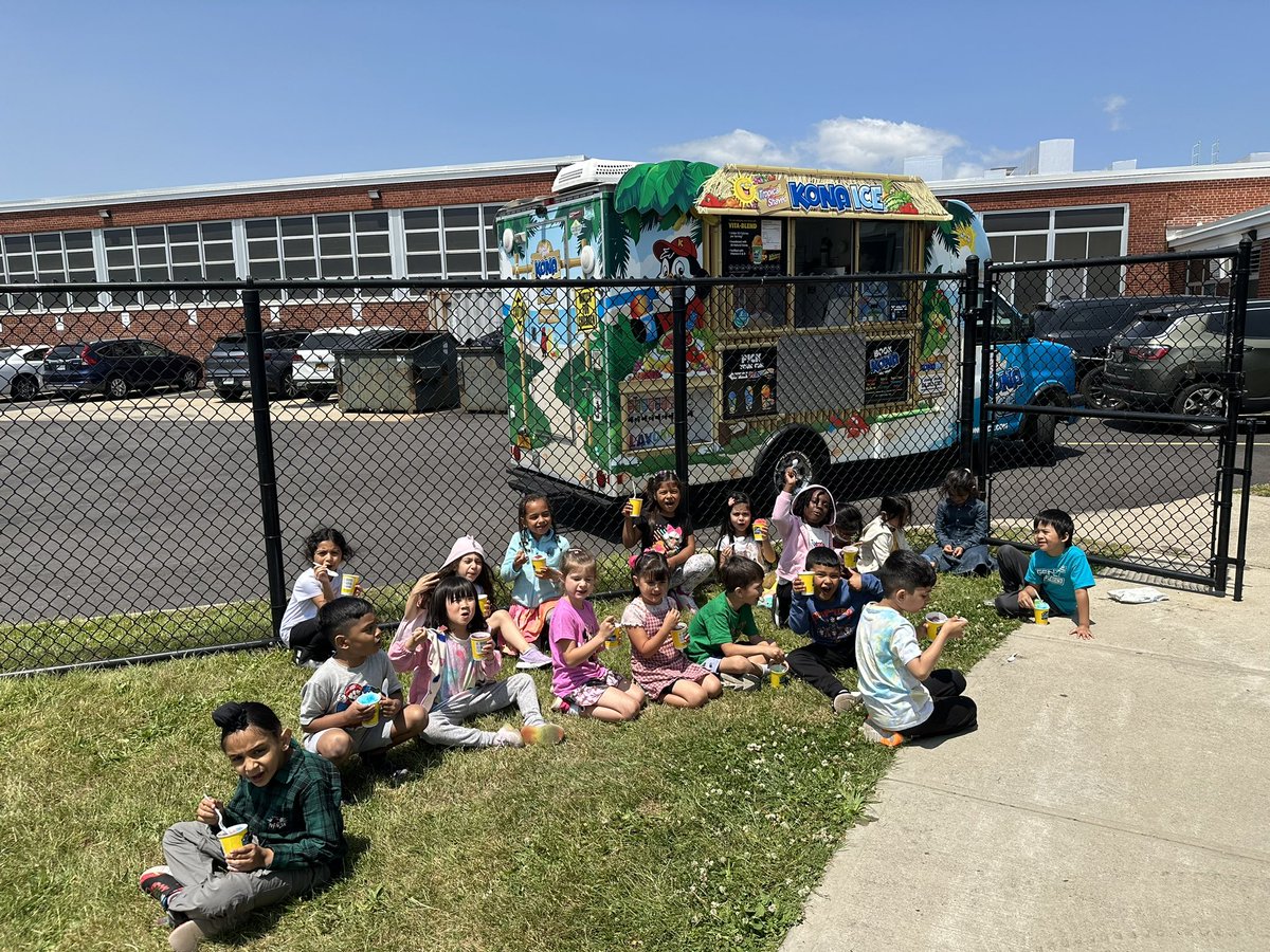 Mrs. Nichols tweet media